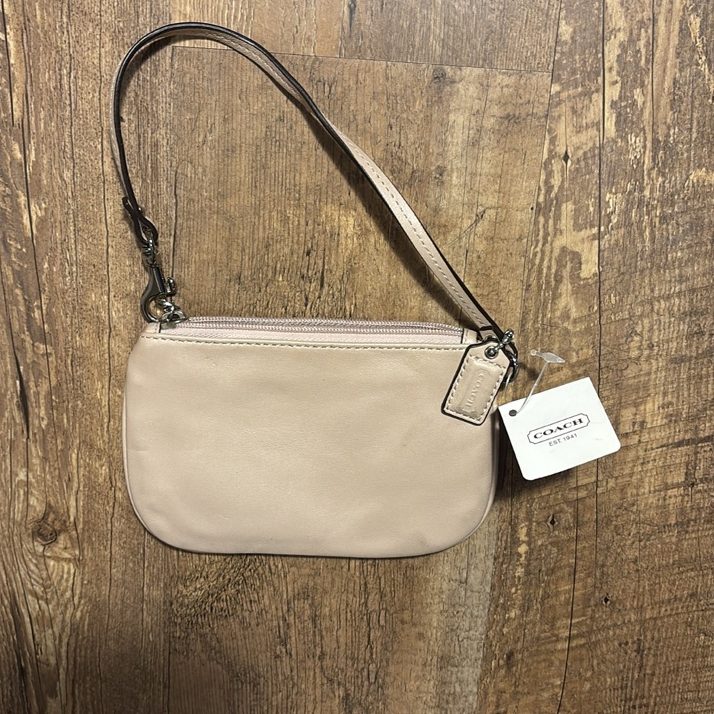 NWT Coach Leather Wristlet F45651